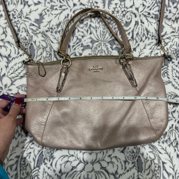 Vintage Coach rose gold pink leather purse / crossbody - Picture 5 of 13